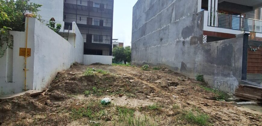 Plot Sale in Sec 122